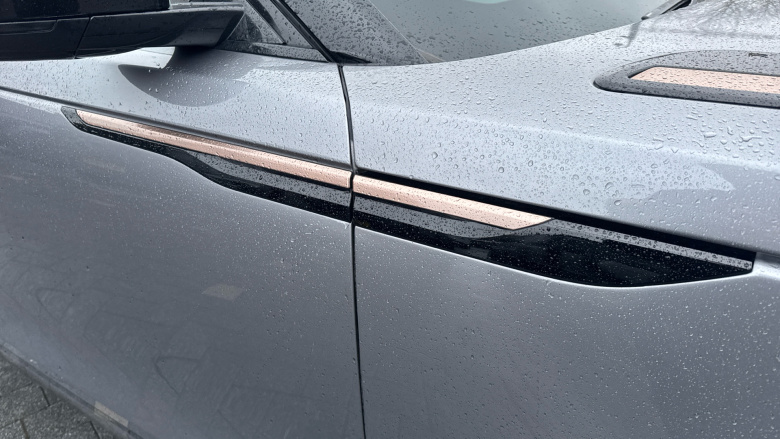 Land Rover Range Rover Velar 2.0 D240 R-Dynamic HSE 5dr Auto Diesel Estate